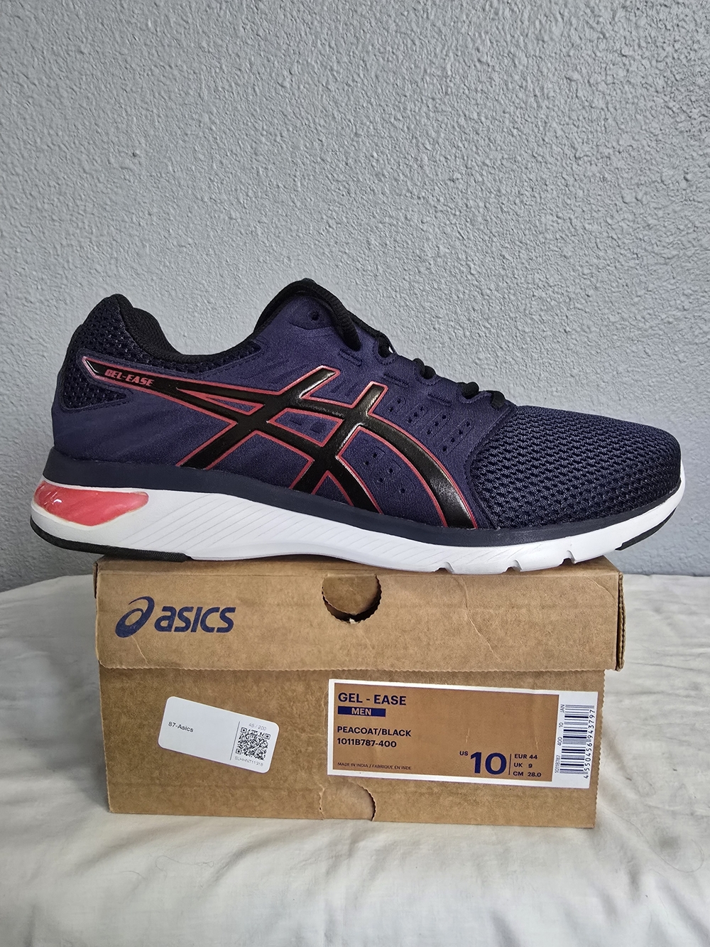 ASICS GEL-EASE Running Shoe in Peacoat/Black